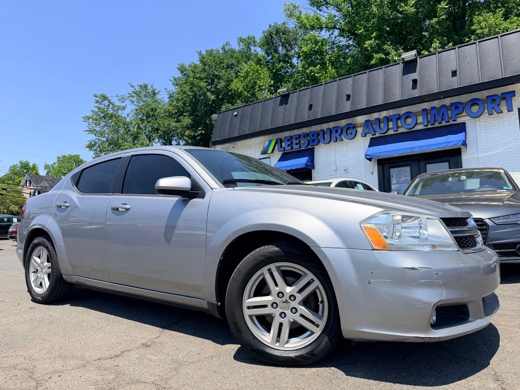 2013 Dodge Avenger SXT's photo