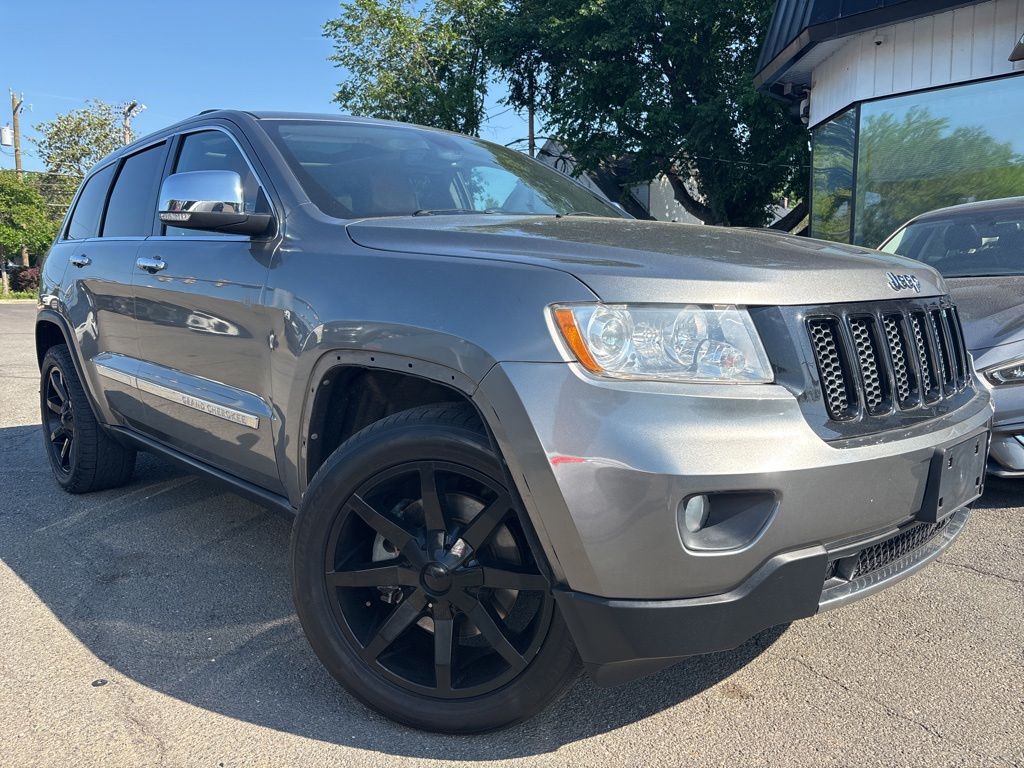 2013 Jeep Grand Cherokee Overland 4WD's photo