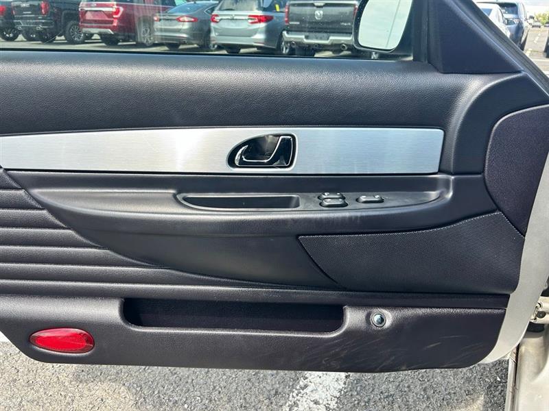 2004 FORD THUNDERBIRD DELUXE