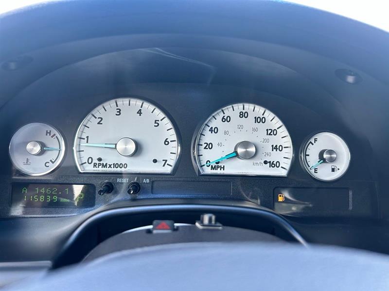 2004 FORD THUNDERBIRD DELUXE