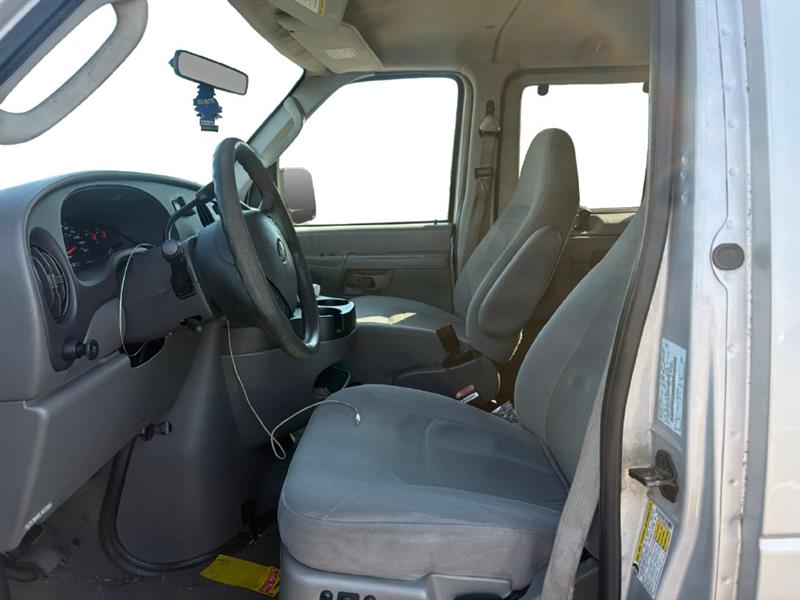2006 FORD ECONOLINE WAGON XL