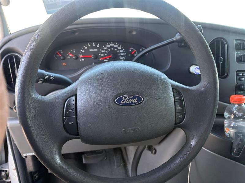 2006 FORD ECONOLINE WAGON XL