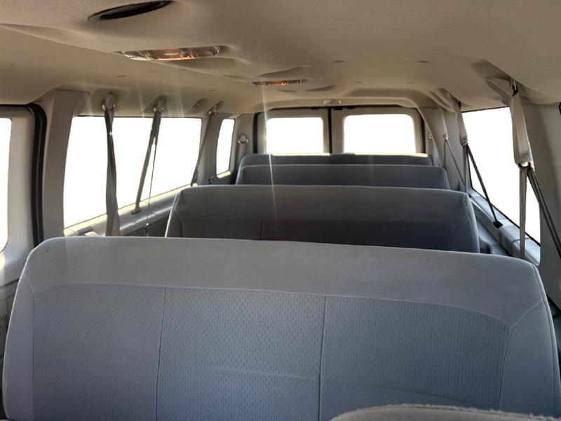 2006 FORD ECONOLINE WAGON XL