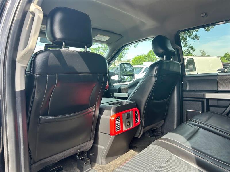2017 FORD SUPER DUTY F-350 DRW LARIAT