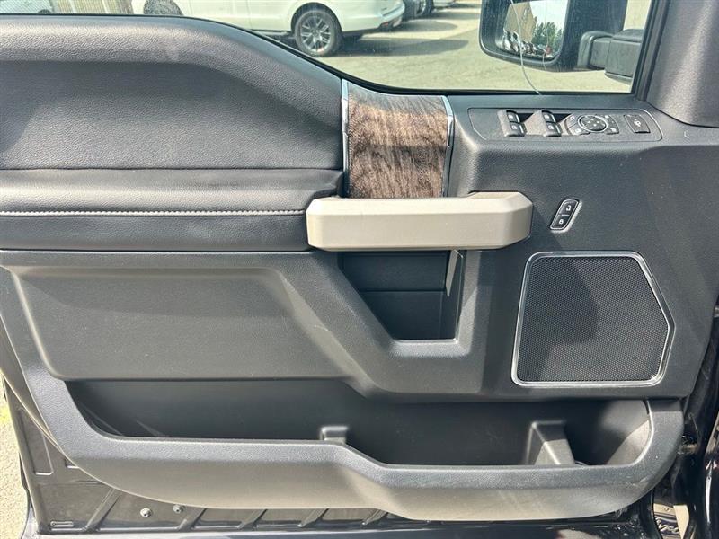 2017 FORD SUPER DUTY F-350 DRW LARIAT