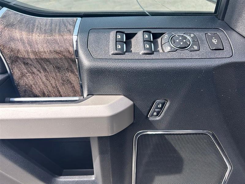 2017 FORD SUPER DUTY F-350 DRW LARIAT