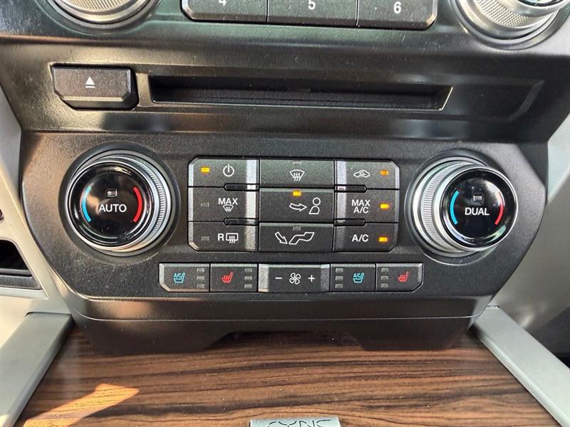 2016 FORD F-150 LARIAT