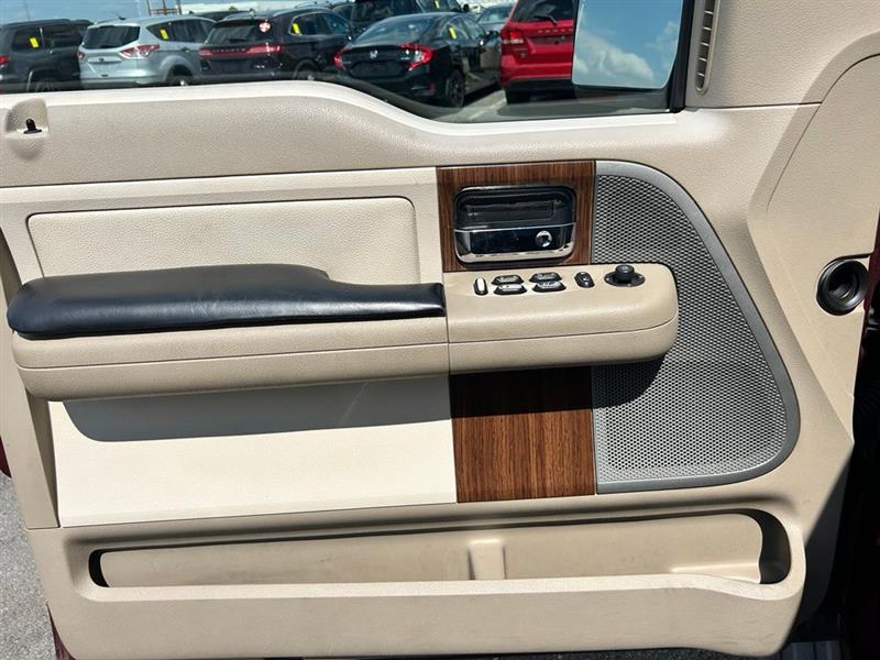2004 FORD F-150 LARIAT