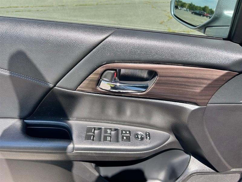 2017 HONDA ACCORD EX