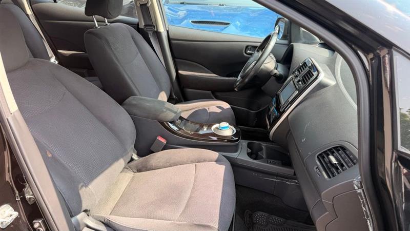 2013 NISSAN LEAF SV
