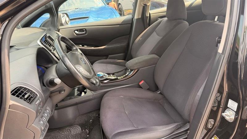 2013 NISSAN LEAF SV