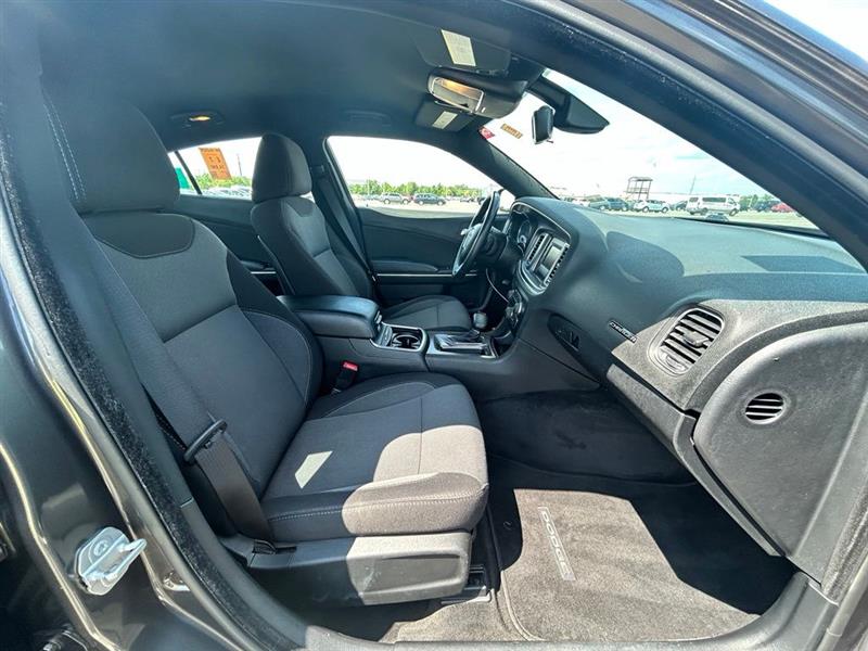 2016 DODGE CHARGER SE