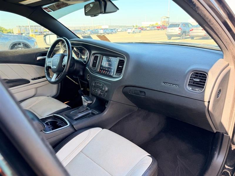 2017 DODGE CHARGER SXT