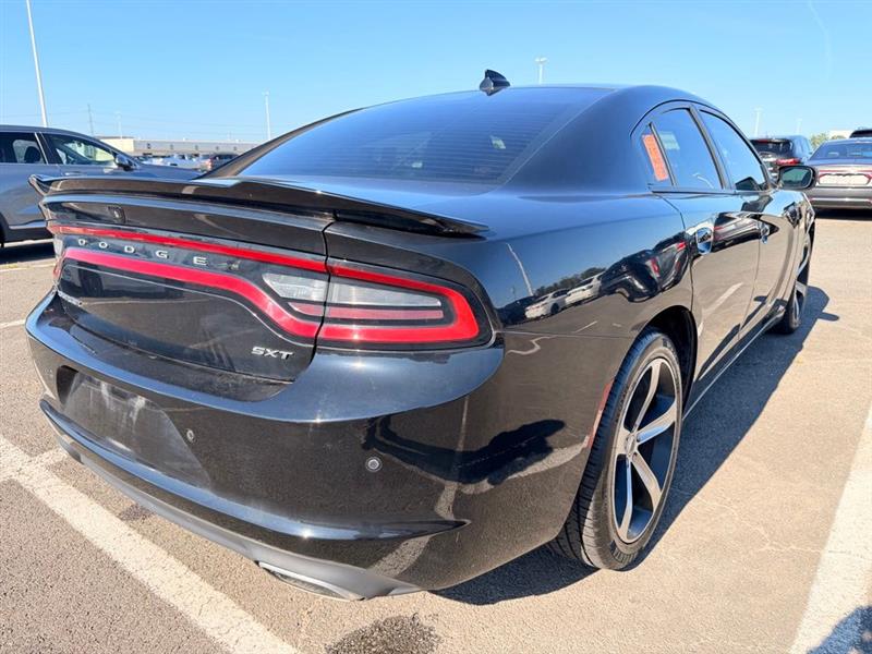 2017 DODGE CHARGER SXT