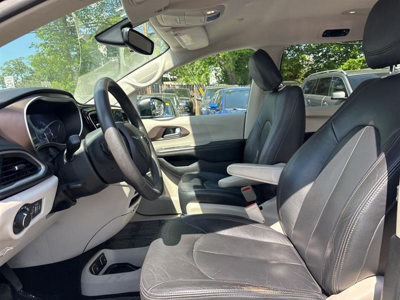 2017 CHRYSLER PACIFICA TOURING