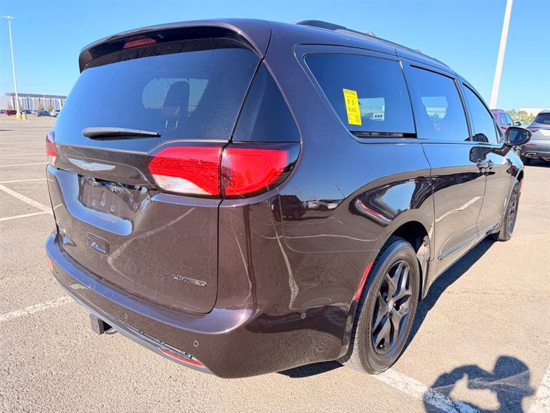 2017 CHRYSLER PACIFICA LIMITED