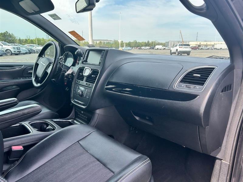 2013 CHRYSLER TOWN & COUNTRY S