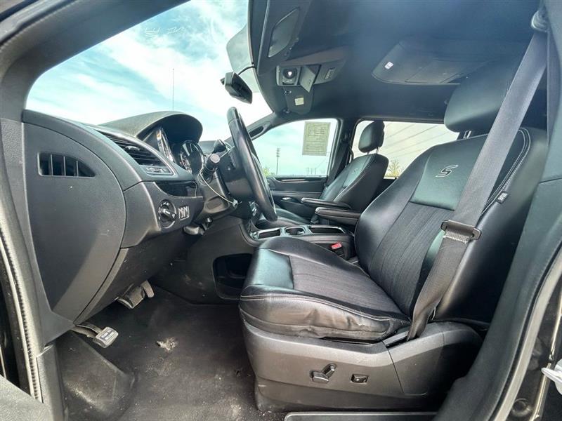 2013 CHRYSLER TOWN & COUNTRY S