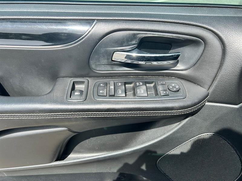 2013 CHRYSLER TOWN & COUNTRY S