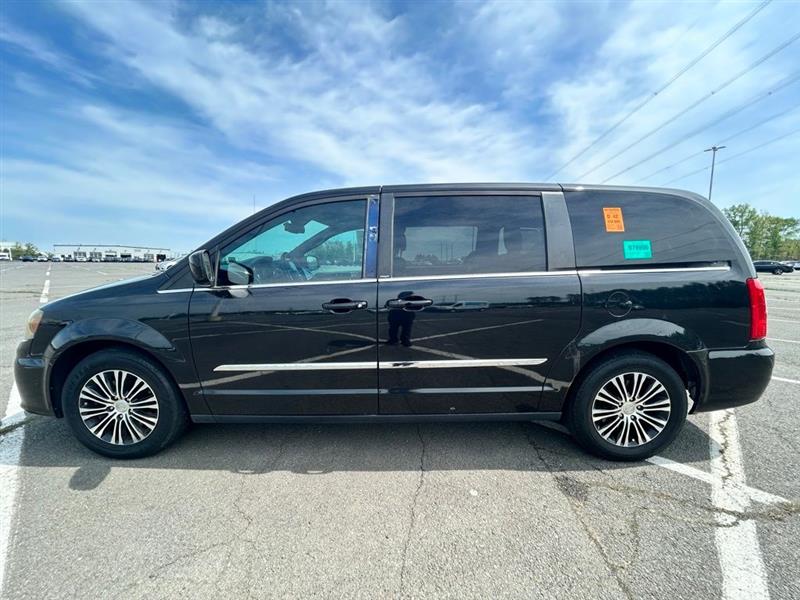 2013 CHRYSLER TOWN & COUNTRY S
