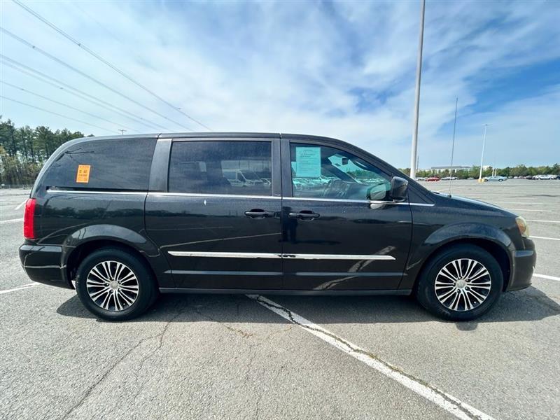 2013 CHRYSLER TOWN & COUNTRY S