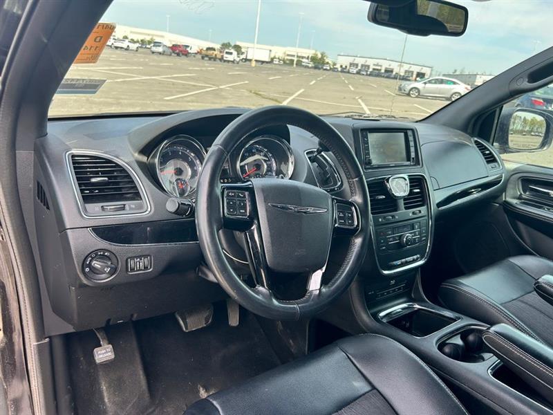 2013 CHRYSLER TOWN & COUNTRY S