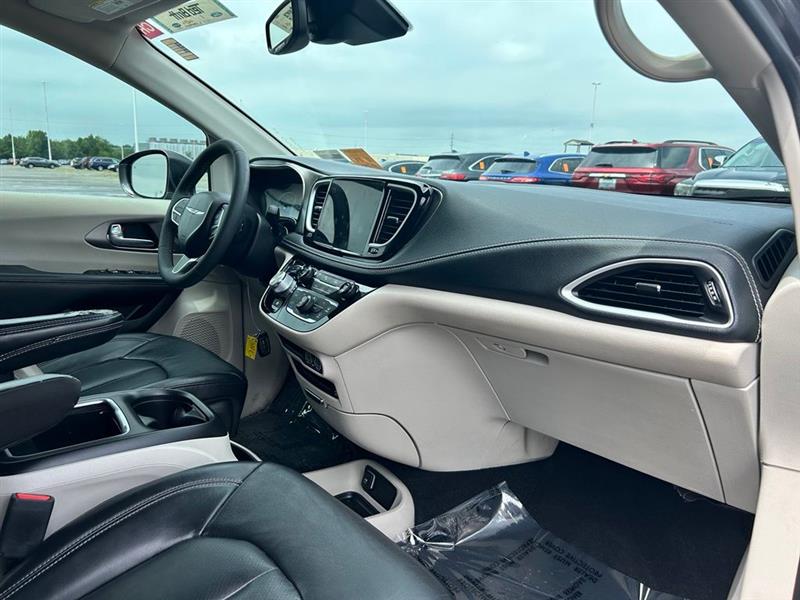 2022 CHRYSLER PACIFICA HYBRID TOURING L