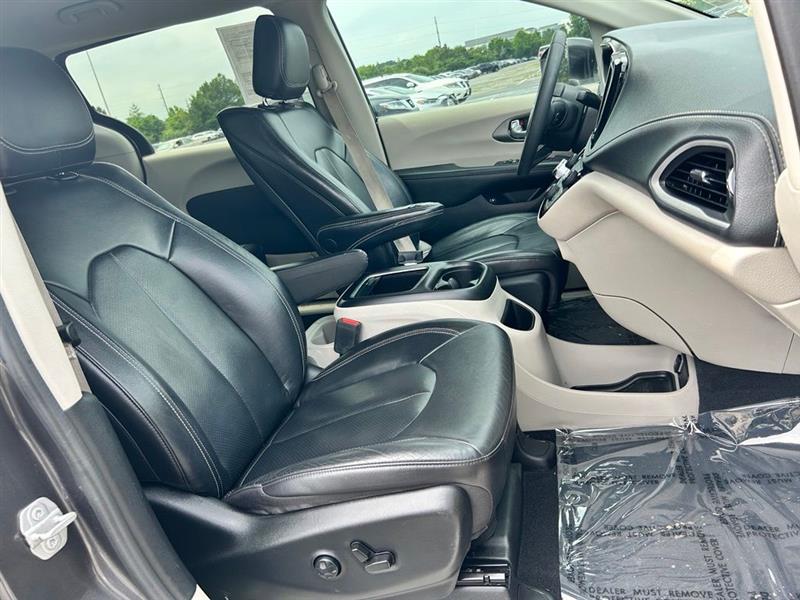 2022 CHRYSLER PACIFICA HYBRID TOURING L