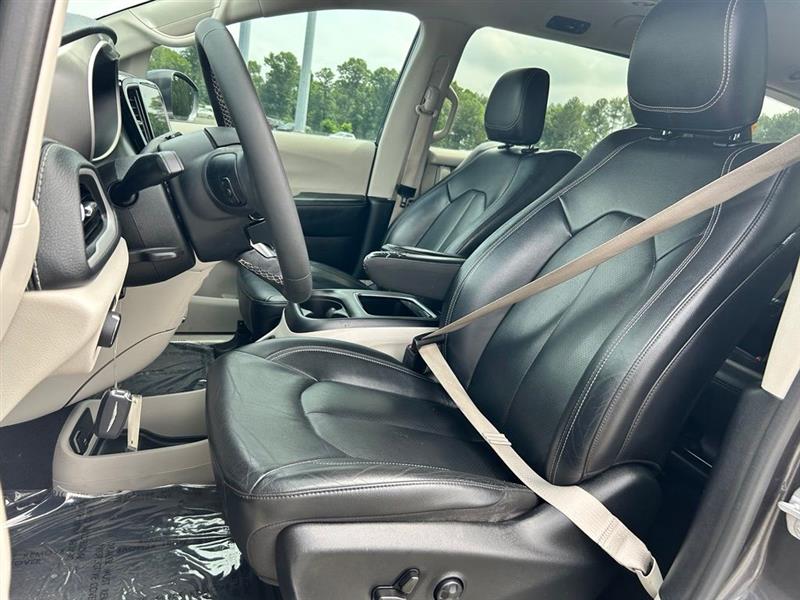 2022 CHRYSLER PACIFICA HYBRID TOURING L