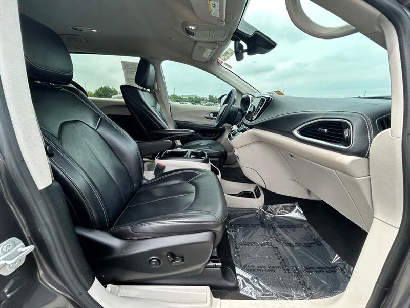 2022 CHRYSLER PACIFICA HYBRID TOURING L