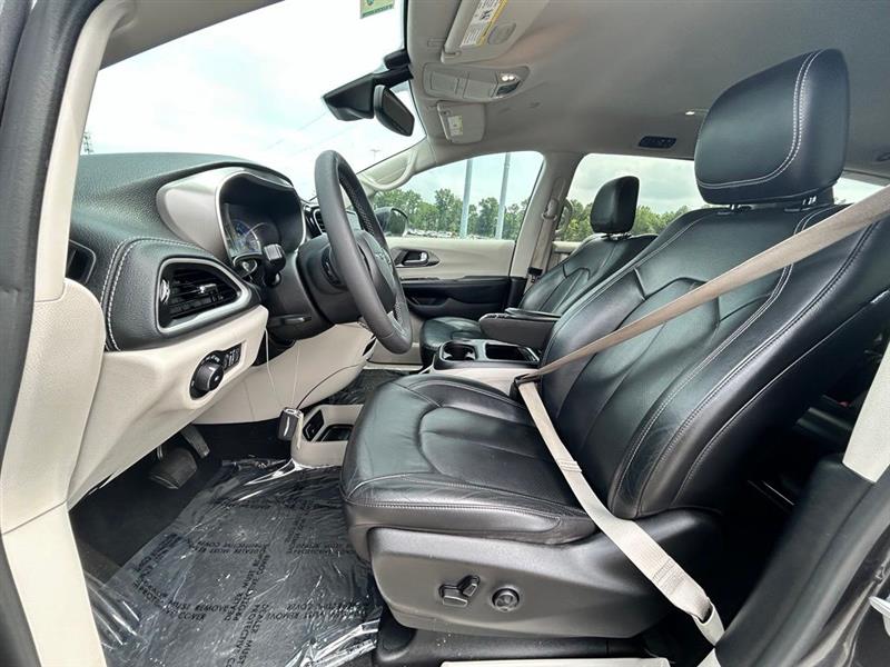 2022 CHRYSLER PACIFICA HYBRID TOURING L
