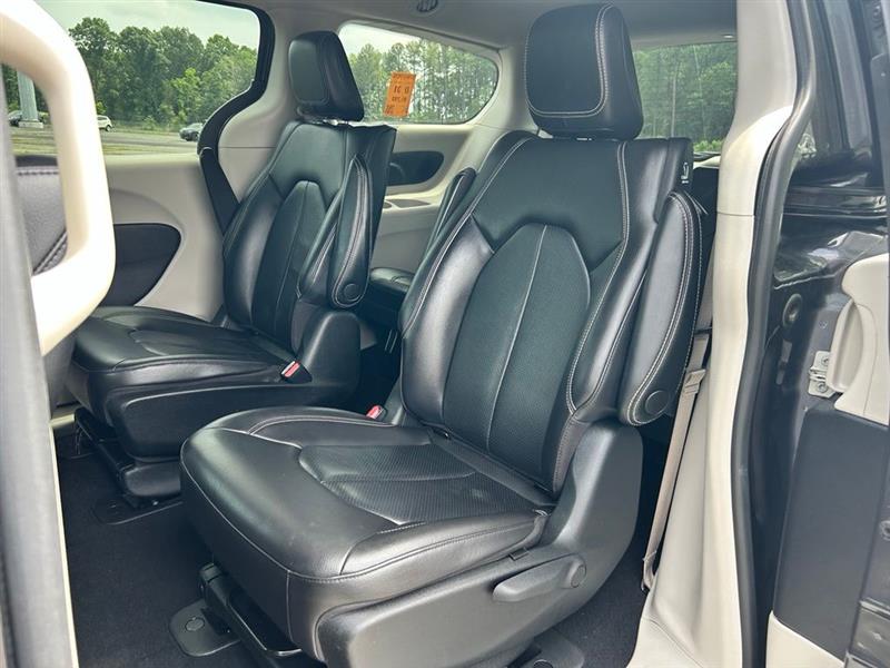 2022 CHRYSLER PACIFICA HYBRID TOURING L