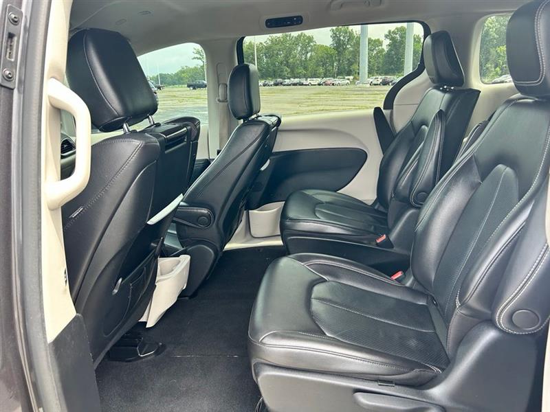 2022 CHRYSLER PACIFICA HYBRID TOURING L