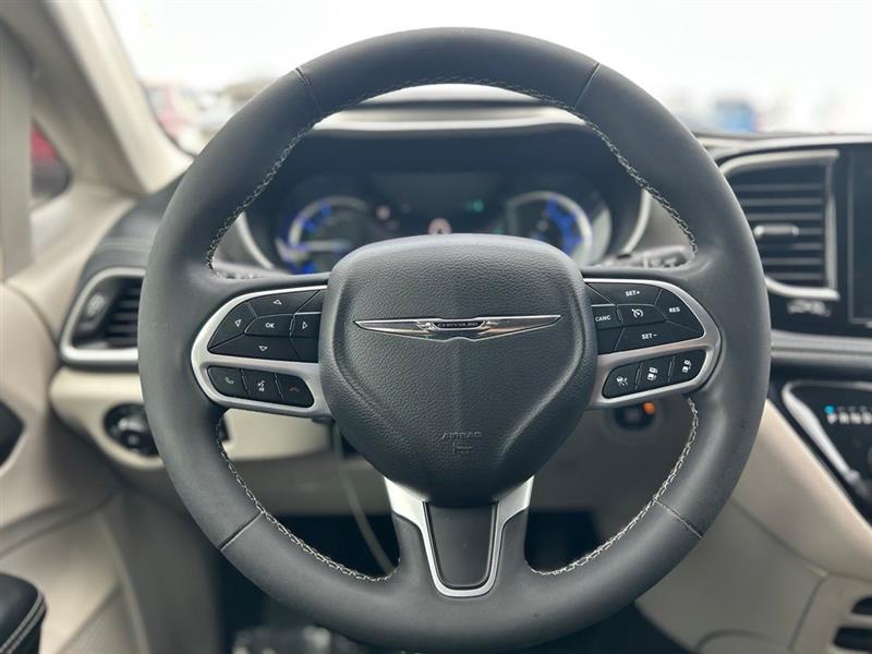2022 CHRYSLER PACIFICA HYBRID TOURING L