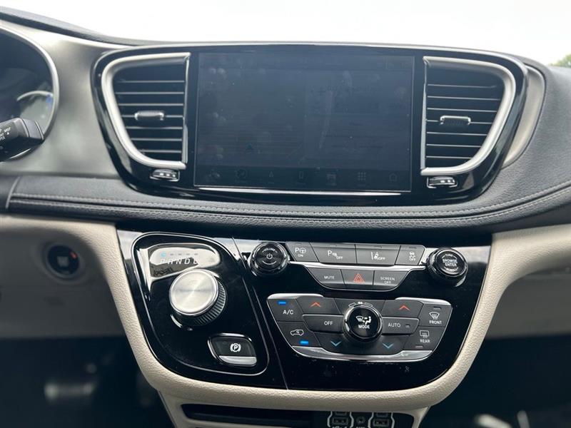 2022 CHRYSLER PACIFICA HYBRID TOURING L
