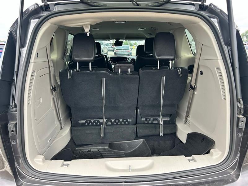 2022 CHRYSLER PACIFICA HYBRID TOURING L
