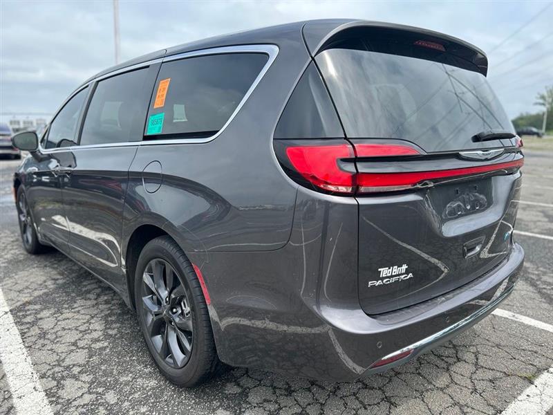 2022 CHRYSLER PACIFICA HYBRID TOURING L