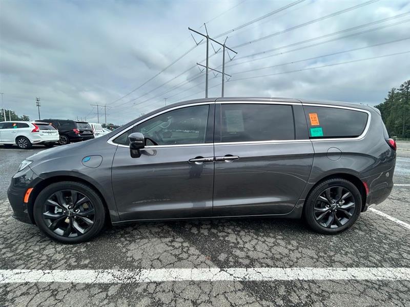 2022 CHRYSLER PACIFICA HYBRID TOURING L