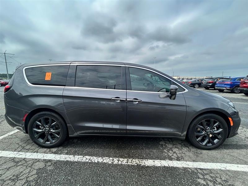 2022 CHRYSLER PACIFICA HYBRID TOURING L