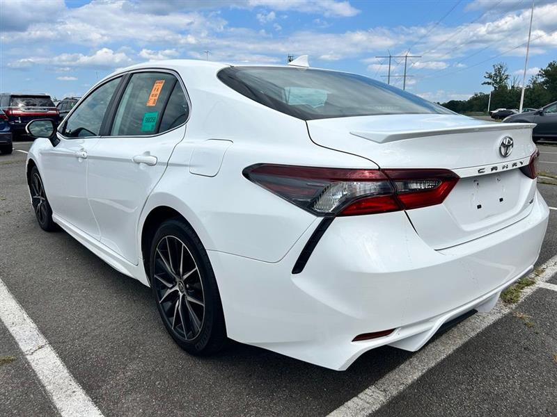 2018 TOYOTA CAMRY SE