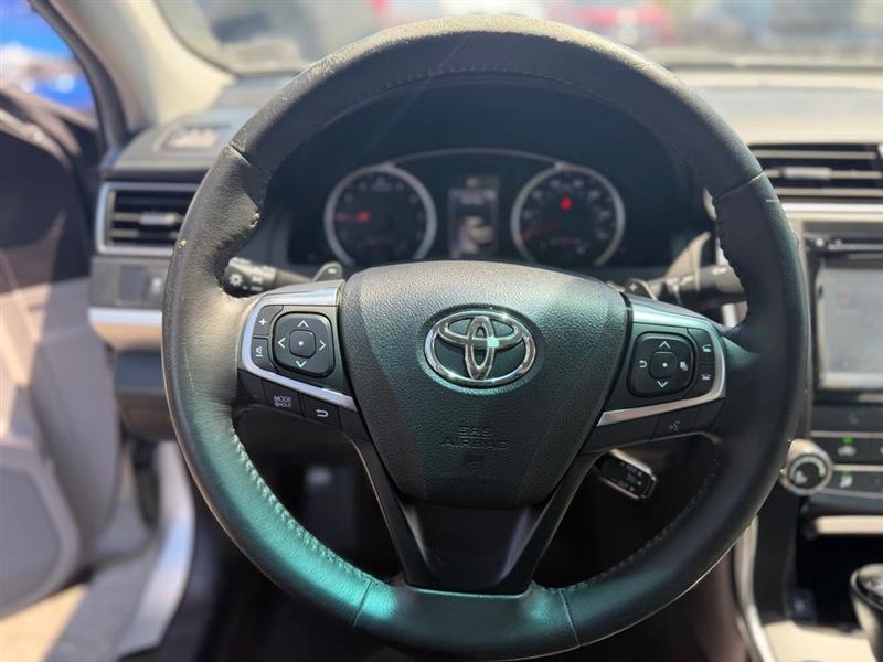 2015 TOYOTA CAMRY SE