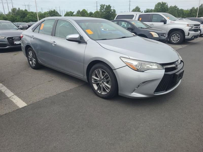 2015 TOYOTA CAMRY SE