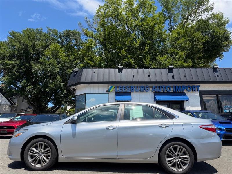 2015 TOYOTA CAMRY SE