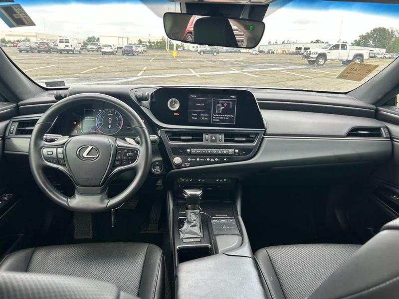 2022 LEXUS ES250 