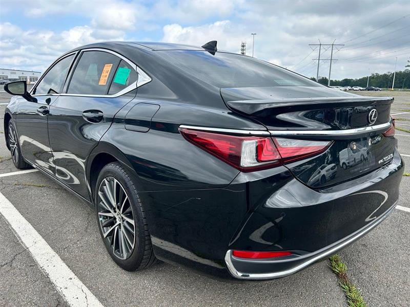 2022 LEXUS ES250 