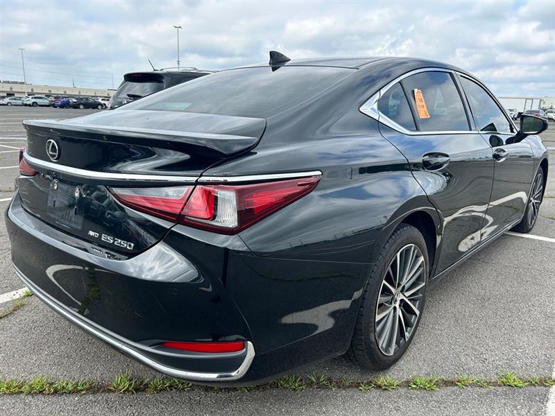 2022 LEXUS ES250 