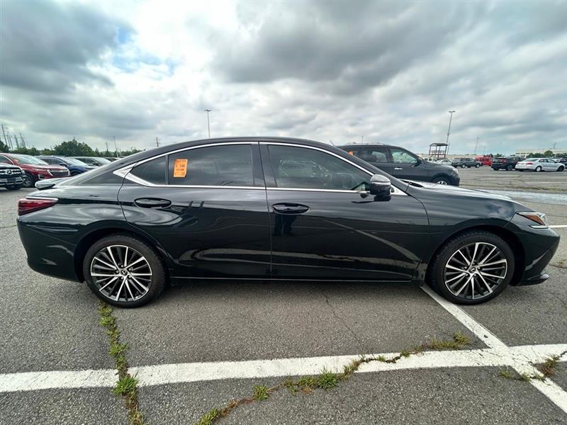 2022 LEXUS ES250 