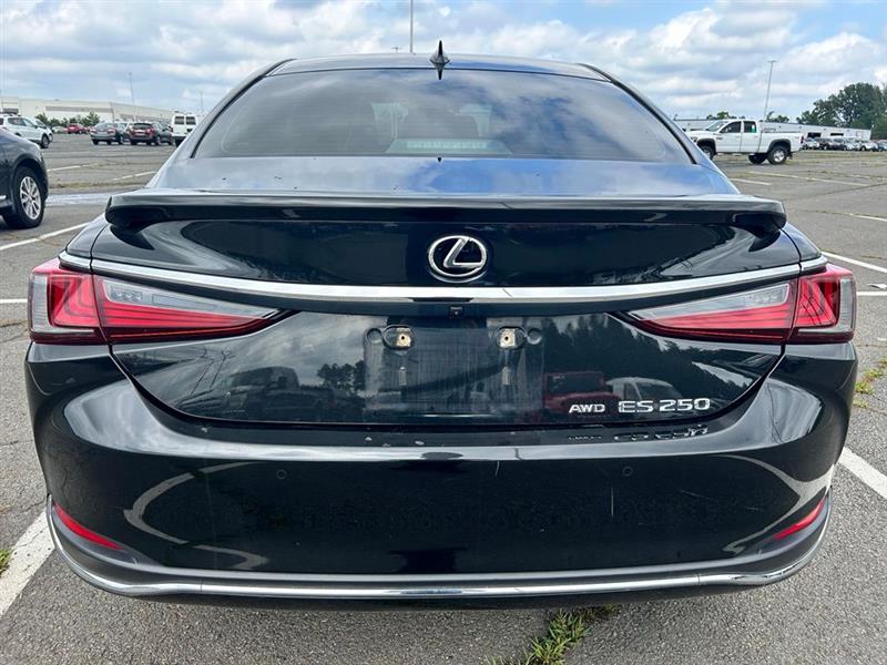 2022 LEXUS ES250 