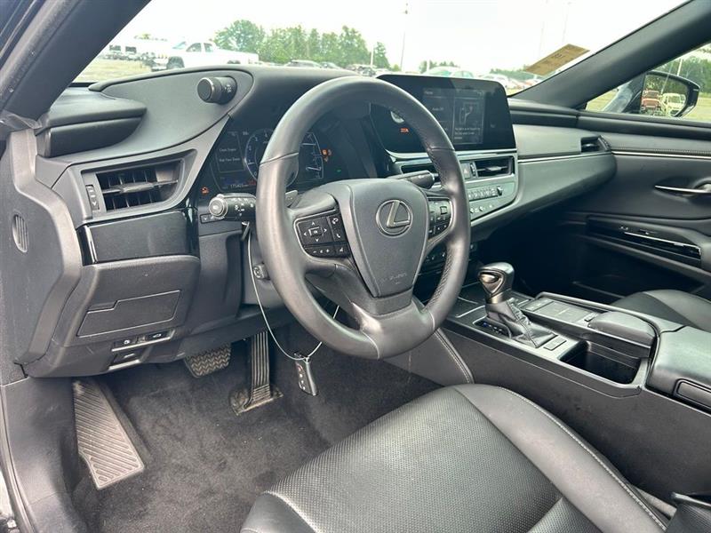 2022 LEXUS ES250 