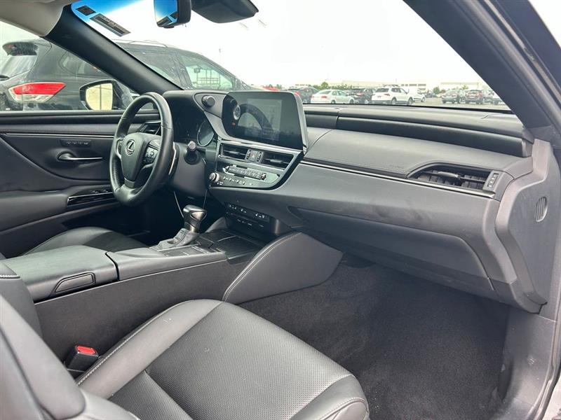 2022 LEXUS ES250 